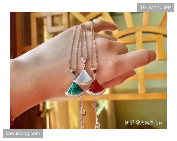 足球比赛中允许佩戴首饰吗?详细规则拆解与安全判定标准 足球比赛中允许佩戴首饰吗?详细规则拆解与安全判定标准